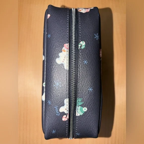 New w/o tags Coach Travel cosmetic Navy Snowman Design - Picture 4 of 7